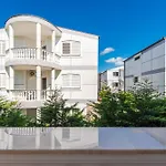 Sea La Vie Hotel Golem (Tirana)