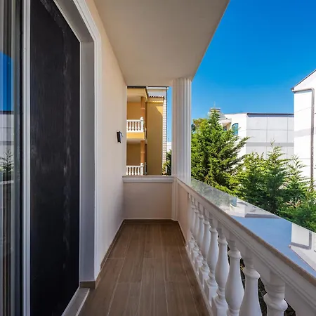 Hotell Sea La Vie Golem (Tirana)