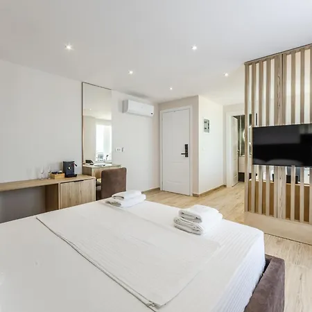 Sea La Vie Golem (Tirana)