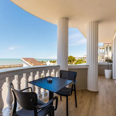 Sea La Vie * Golem (Tirana)