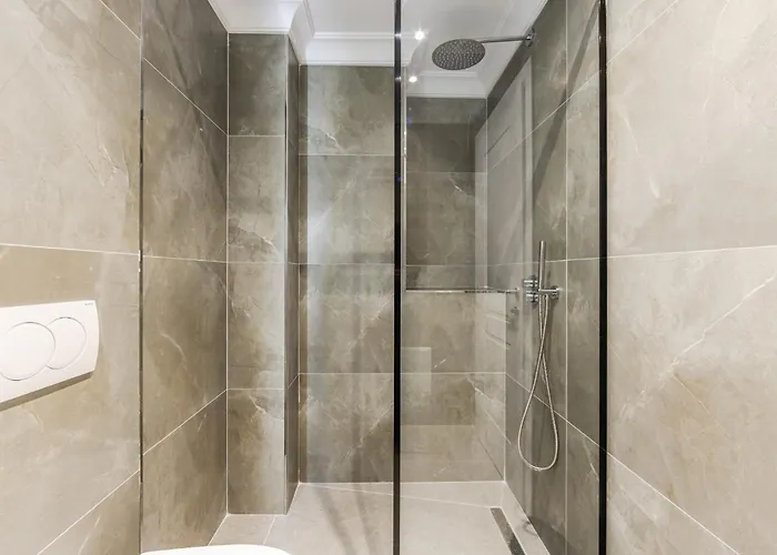 Sea La Vie Hotel Golem (Tirana)