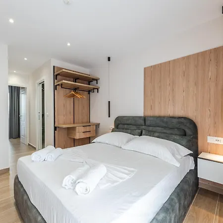 Sea La Vie Golem (Tirana)