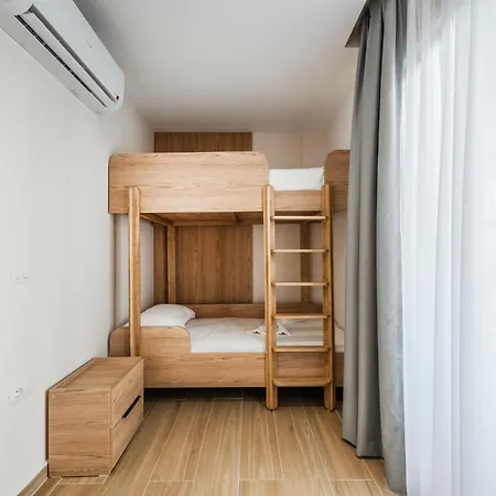 Sea La Vie Golem (Tirana)