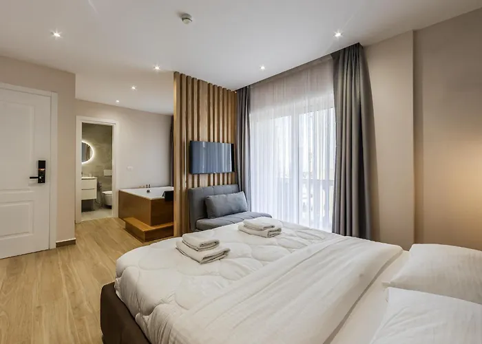 Sea La Vie * Golem (Tirana)